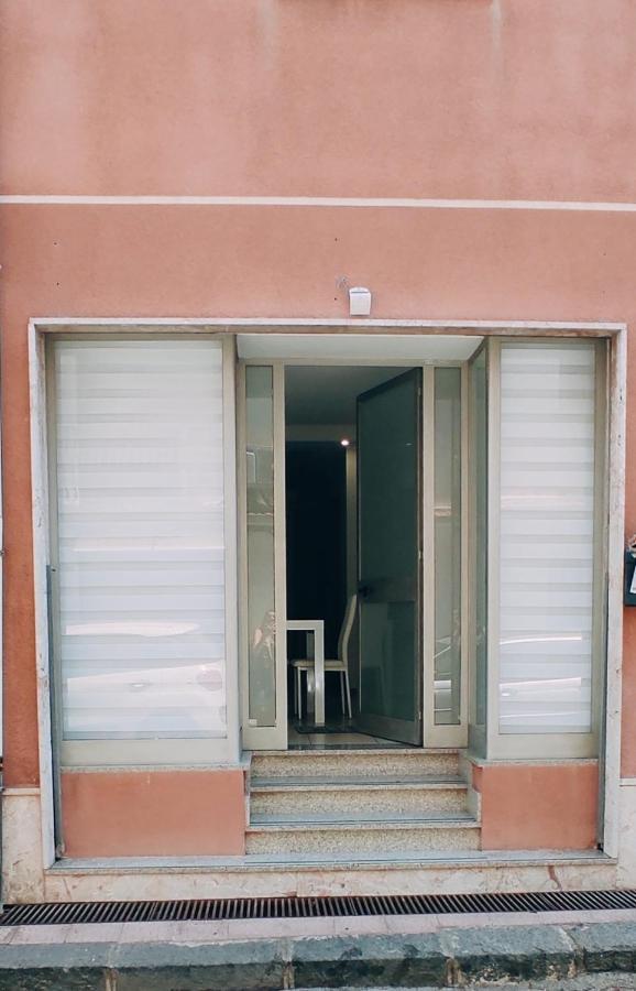 Nino'S Apartments Джардіні-Наксос Екстер'єр фото
