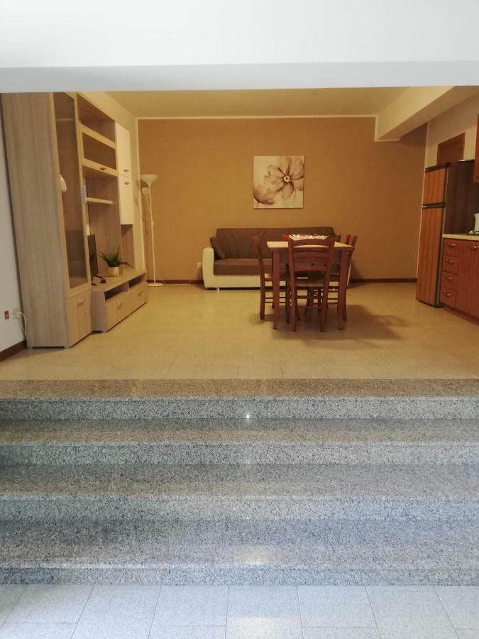 Nino'S Apartments Джардіні-Наксос Екстер'єр фото